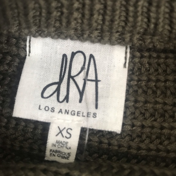 dRA green Merriam ruffle sweater! - Picture 4 of 6